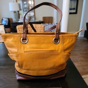 The Sak leather purse.